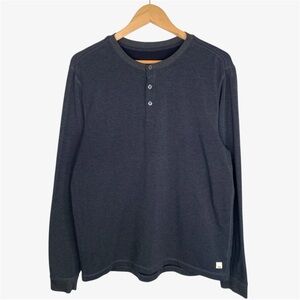 VUORI 'ease performance henley' long sleeve shirt size: medium